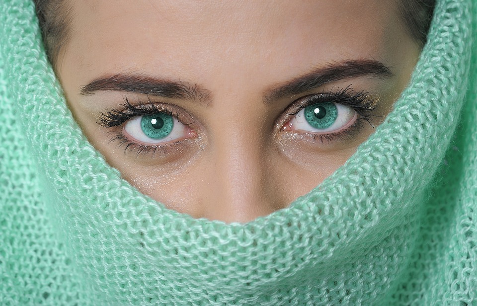 woman with green veil